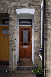 Carnarvon Road, E18