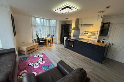 Living Room/Kitchen