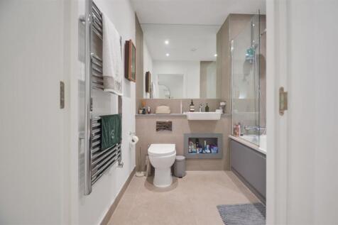 Bathroom_Pic_ (2).jpg