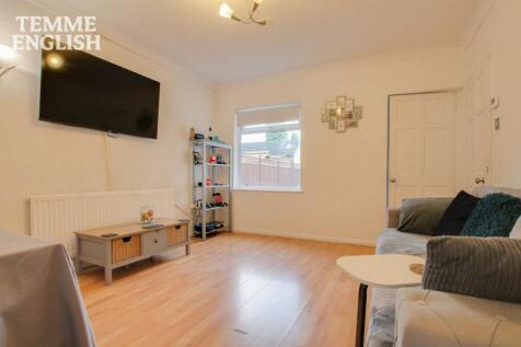 Salisbury Avenue, Stanford Le Hope, Thurrock photo 3