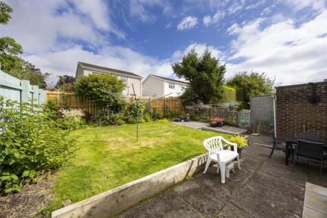 4_BLAIR_DRIVE_MILTON_OF_CAMPSIE_005.JPG