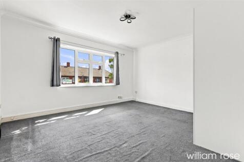 Manford Way, Chigwell photo 4