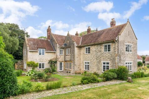 Queen Camel House