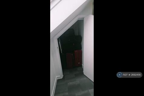 Second Floor Bathroom Storage (Ensuite)