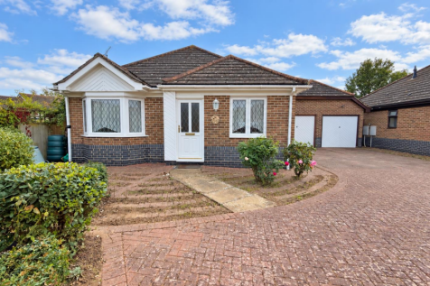 Brighter bungalow garden, natural color-1.png