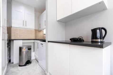 kitchen (1 of 1).jpg