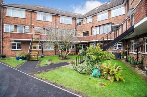 12 WESTLANDS COURT (12).jpg