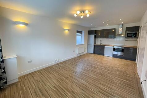 Bulkeley Road, Handforth, SK9 photo 3
