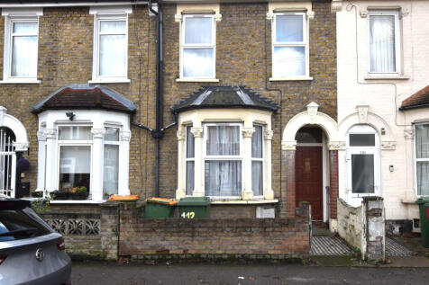Three bedroom terrace house with two bathrooms, a