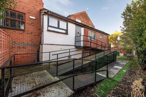 18-20 Devon Drive, Nottingham  (16 of 50).jpg