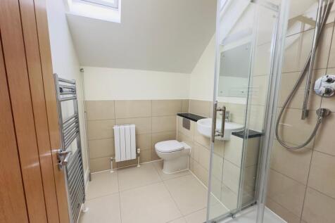 En -Suite Shower Room Aspect 2