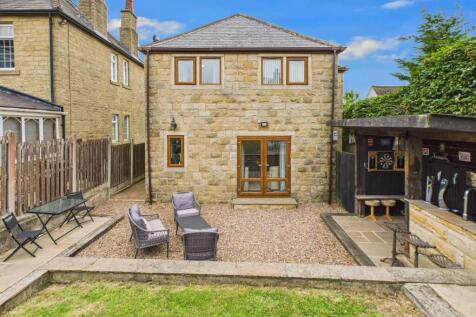 CAM04233G0-PR0027-STILL025