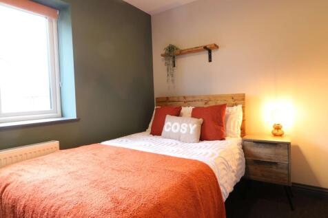 31 Bailey Road, Room 5 .JPG