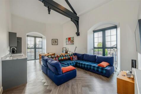 Living Room Reverse.jpg