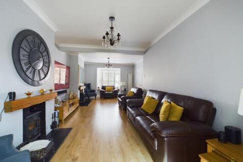 CAM03418G0-PR0049-STILL014