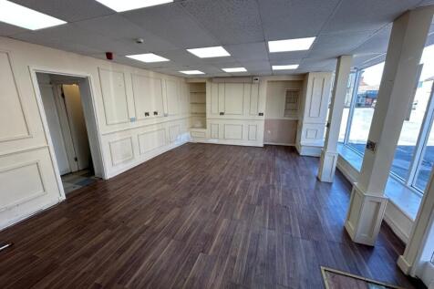 Retail Property (high street) to rent Image 2