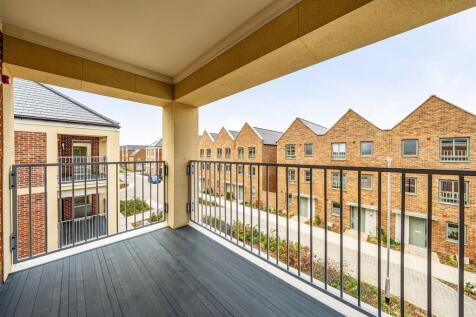 2 bedroom property in Jenyns Drive, Cambridge photo 4
