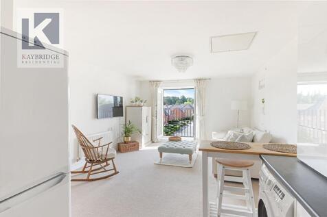 Longland Place, Epsom