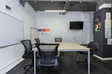 1 Hollybush Gardens  07.jpg