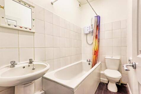 IMG_4184_5_6_easyHDR-interior3.jpg