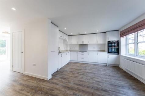 5 Waterfield Road-001.jpg