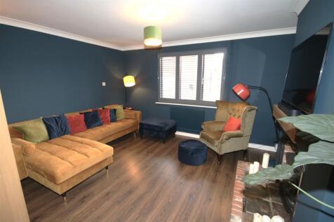 Living Room a.JPG
