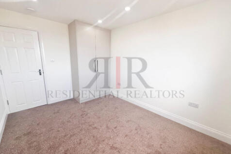 Hunters Hall Road, Dagenham, Essex, RM10 photo 5