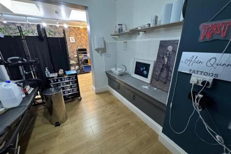 Commercial Property to rent Image 4
