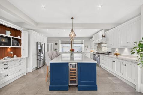 LIVING KITCHEN