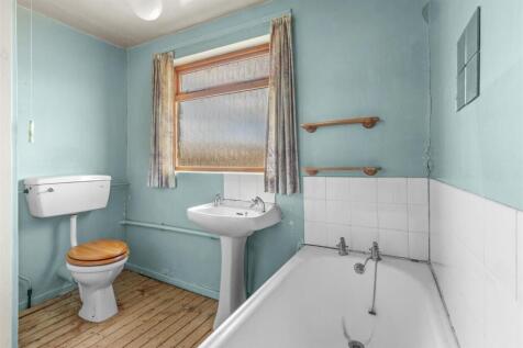 38 Harries Way, HP15 6UE-10.jpg