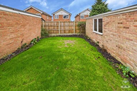 CAM04233G0-PR0047-STILL032