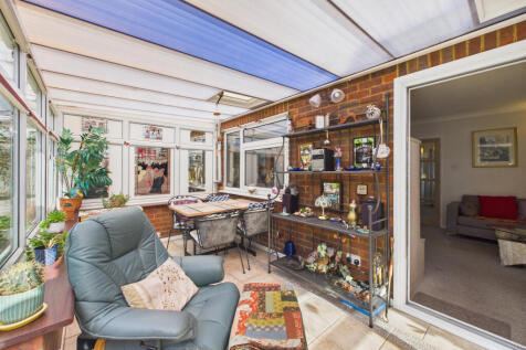 CAM02909G0-PR0484-STILL017