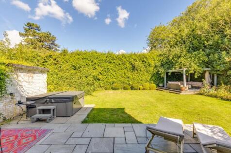 Homefield House-72.jpg