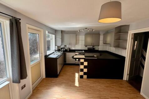 Lehar Close, Basingstoke, Hampshire photo 3
