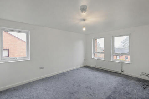 Flat 17, St Johns Court, Sholebrook Avenue, Leeds, LS7 3HD