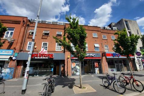 1-bed flat on Akhtar House, 131/135 Oxford Road, Manchester. M1 7DY, £975/mo