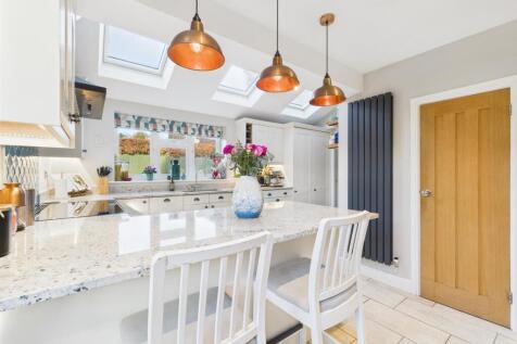 Living Kitchen/Dining Room