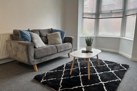 Gaunt St // 2 Bed // NOV 2026 photo 5
