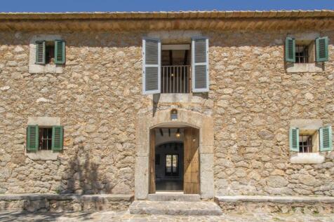 TRADITIONAL MALLORCAN POSSESSION WITH INCREDIBLE VIEWS