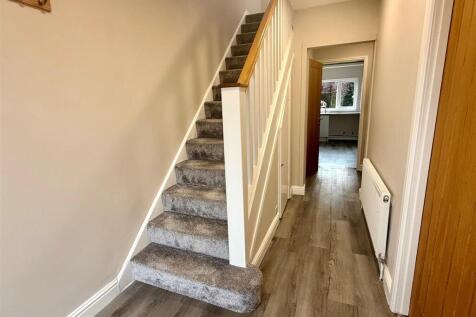 77 beech rd hall 2.jpg