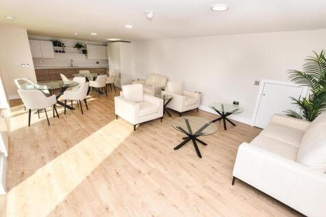 Communal Lounge &amp; Roof Garden