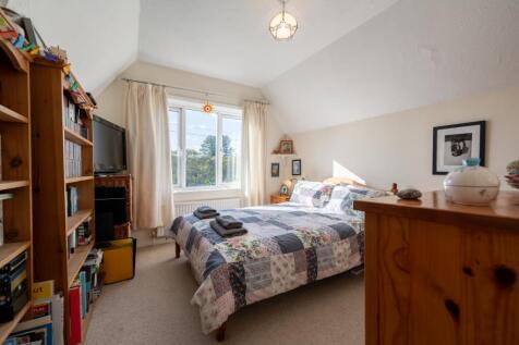 20241003153904 - 74A02605-HDR - 4 Garrison Lane, F