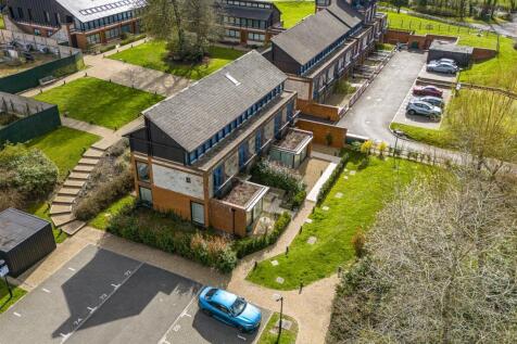 4 Uplands House, HP15 6DY-5.jpg