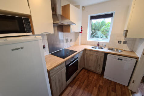 St. Wilfrids Street, Hulme, Manchester. M15 5XE photo 3