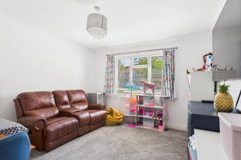 CAM01354G0-PR0493-STILL012