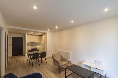 Lounge/Dining Area