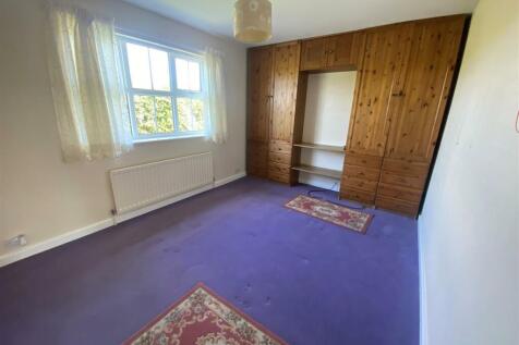 Bedroom 1.jpg