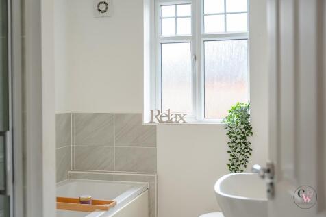 42 Western Way, Winnington-14.jpg