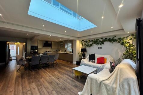 Thirlmere Gardens, Northwood, HA6 photo 5