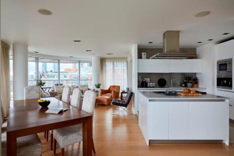 Fairmont Avenue, London, E14 photo 5